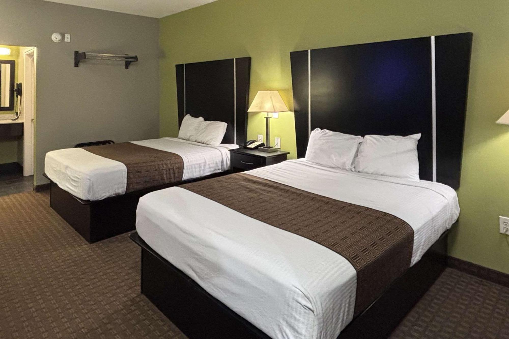 Rodeway Inn Dilley エクステリア 写真